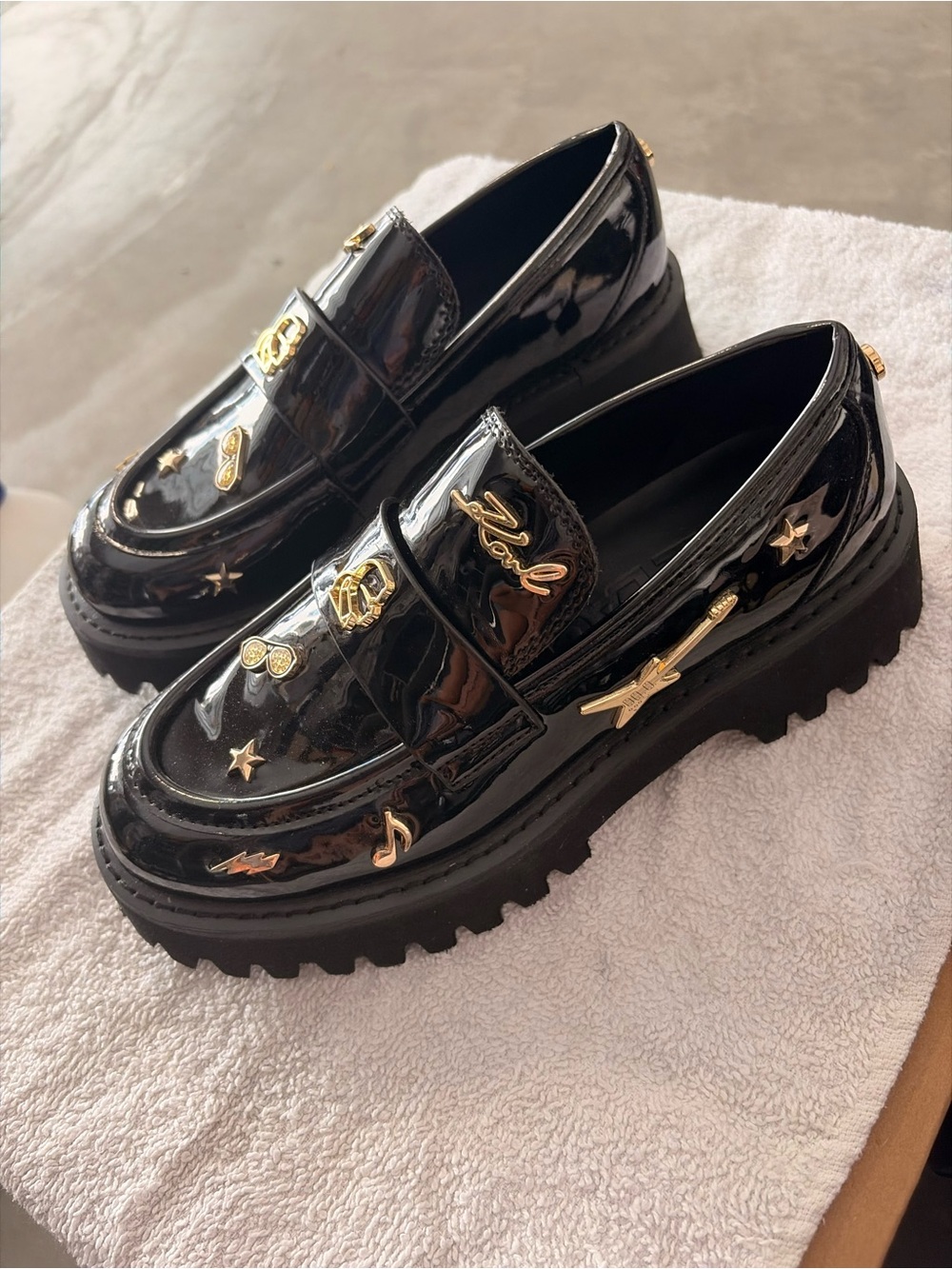 BRAND NEW- Karl Lagerfeld Patent Leather Embellished Loafers- Women’s size 6.5 - Picture 8 of 10